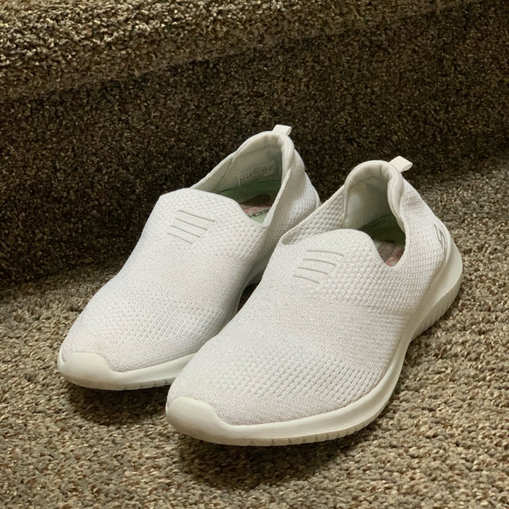 Sketchers sneakers